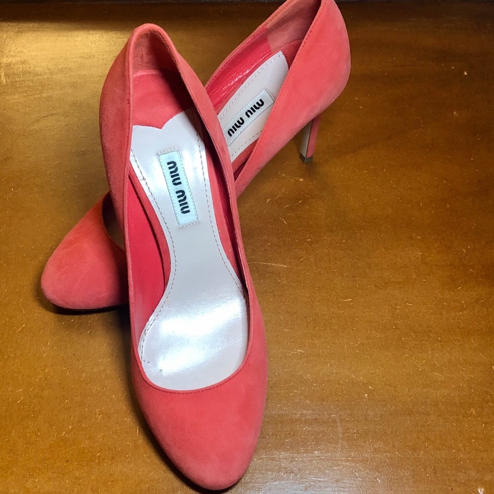 36 1/2 Melon Suede Miu Miu Pumps